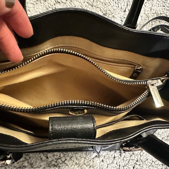 Black leather Cocinelle purse with detachable shoulder strap. - Picture 9 of 10